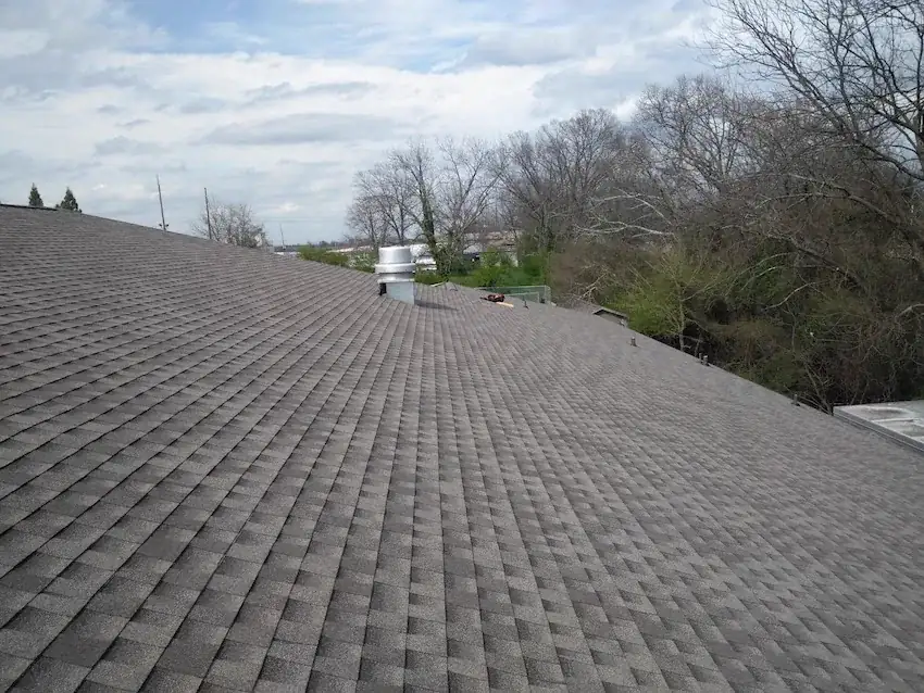 New architectural asphalt shingle roof installed by EZY Exteriors in Gainesville, Georgia